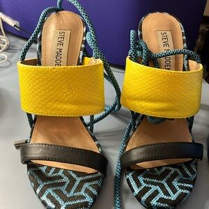 Steve Madden tie up heels size 5. Worn once indoors